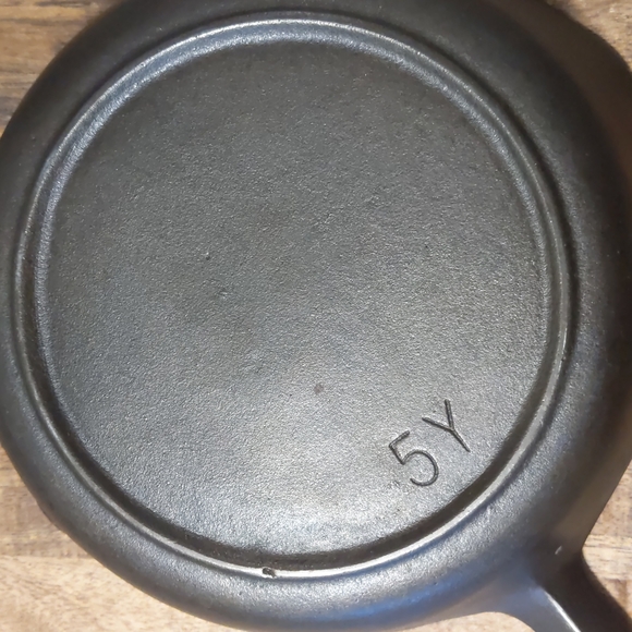 Vintage Unmarked BSR Cast Iron Skillet, #5 - Picture 11 of 13